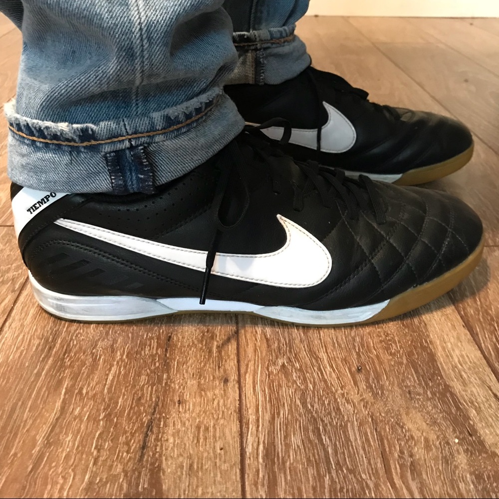 Nike Tiempos